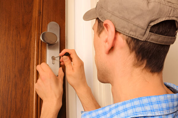 Can Emergency Locksmith Service Fix Digital Locks During Power Cuts? emergency locksmith service