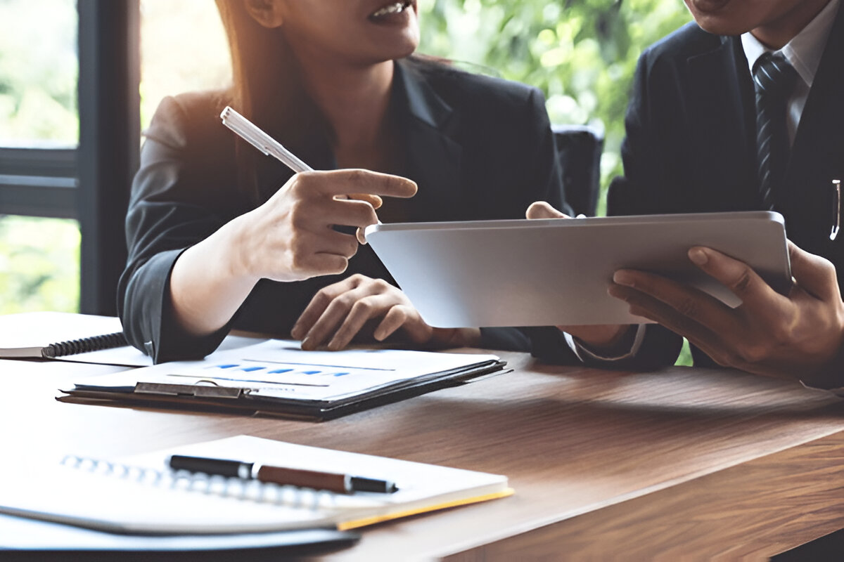 tax consultant