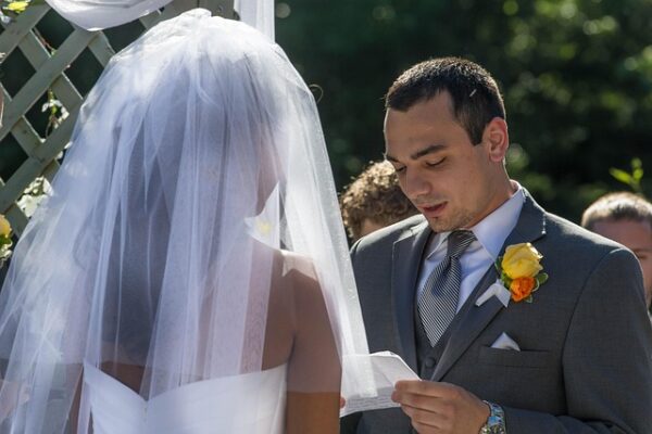 How Are Australian Weddings Blending Tradition With Modern Style?