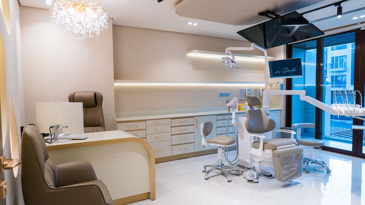 Full mouth reconstruction Dubai