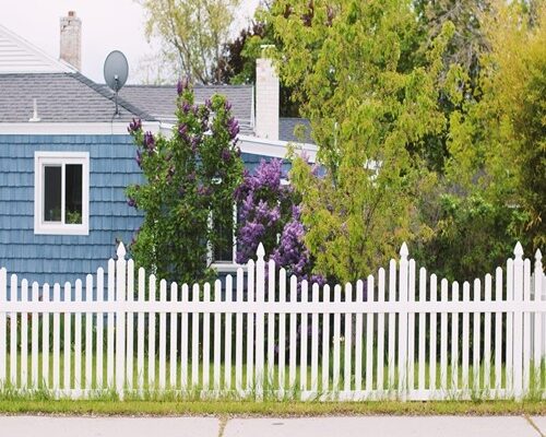What Are the Advantages of Using Wooden Fence Panels for Residential Fencing?