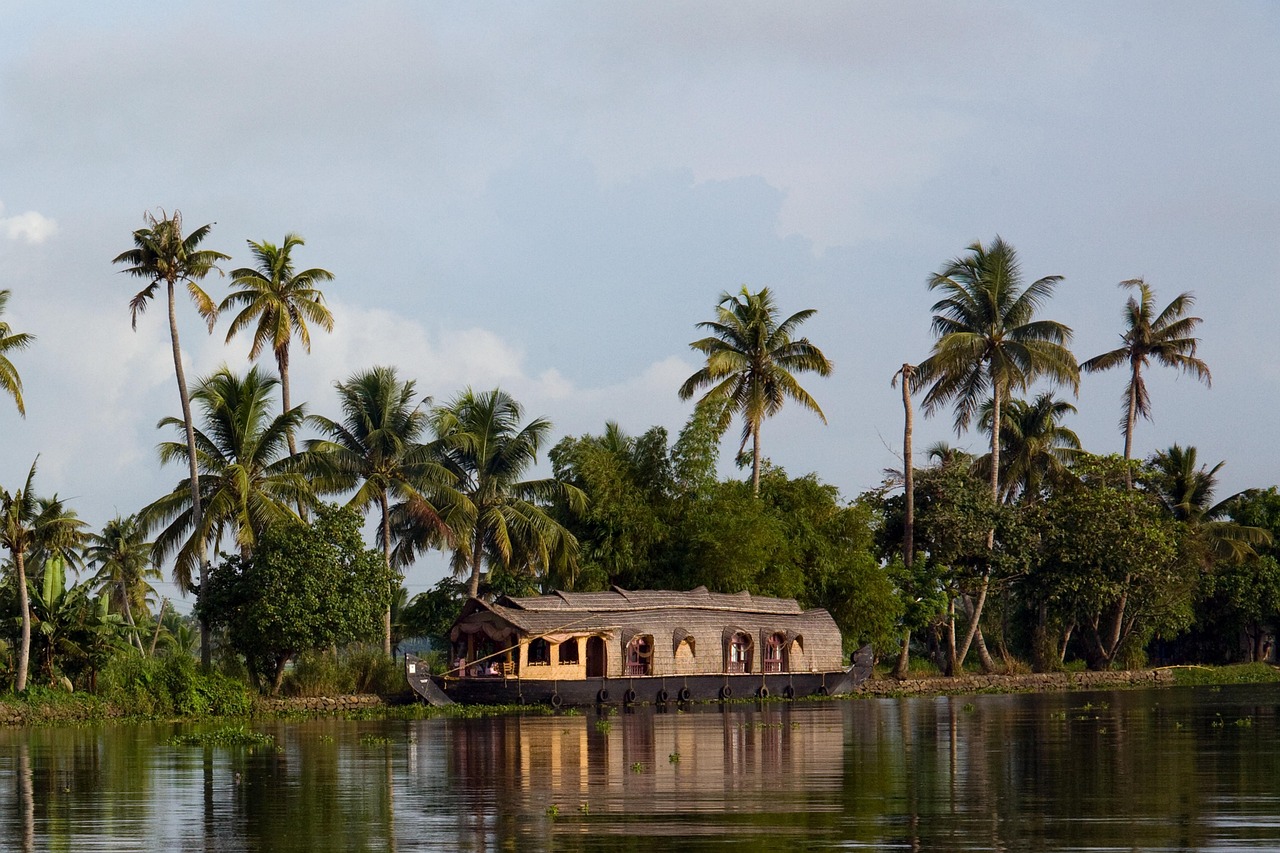 kerala houseboat tours
