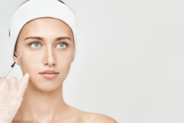 Do Undereye Fillers Brighten Shadows Under the Eyes? Undereye Filler Treatment in Dubai